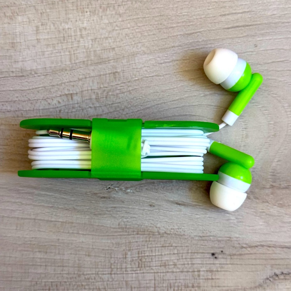 🟣 {5/$10} Headphones